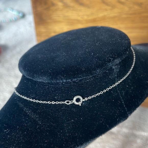 Elegant Silver Necklace with Bow Pendant - Picture 5 of 5